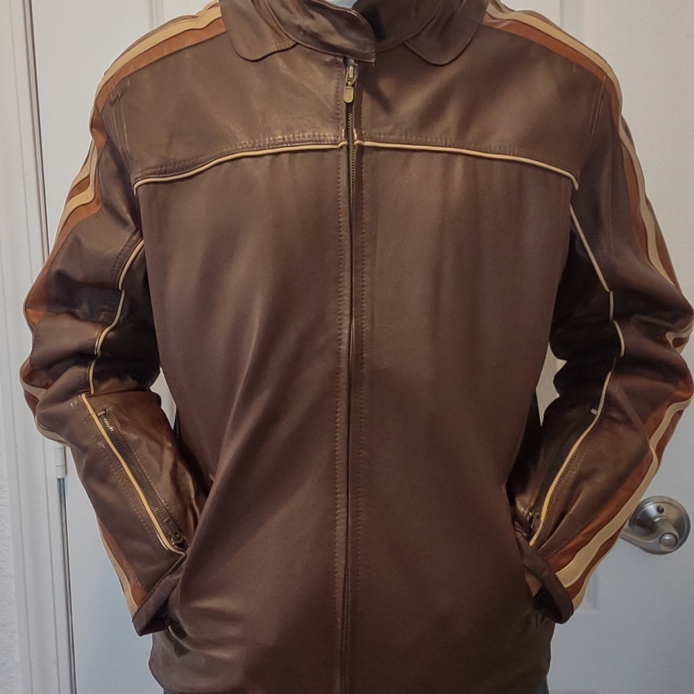 Leather jacket - Picture 2 of 3